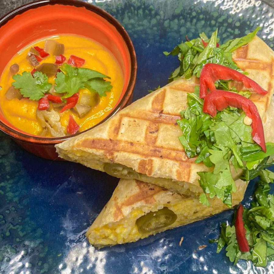 Dýně, avokádo, kajenský pepř s cizrnou